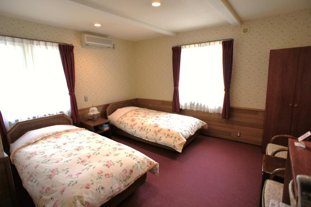 Pension Candytuft Karuizawa Exterior photo